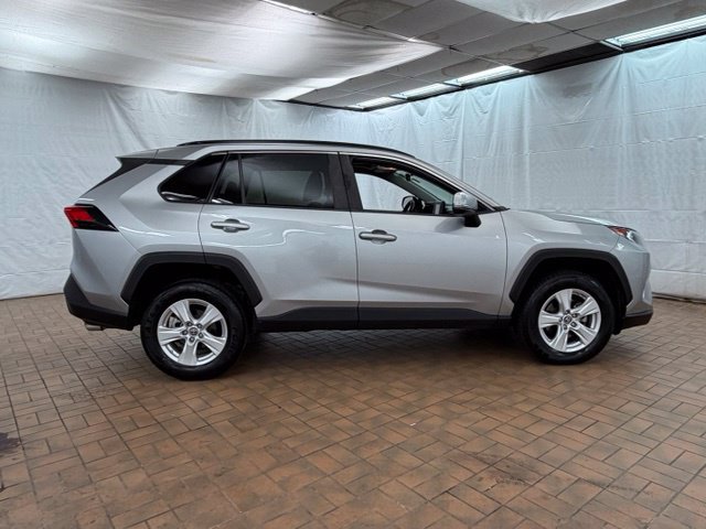Used 2019 Toyota RAV4 XLE FWD image 9
