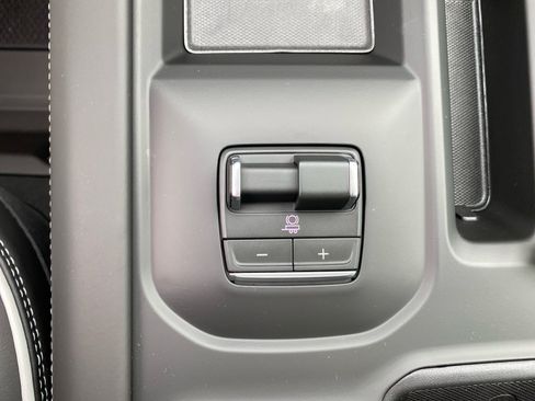 Used 2026 GMC Sierra 2500 AT4X w/ LPO, Black Badging Package AWD/4WD image 13