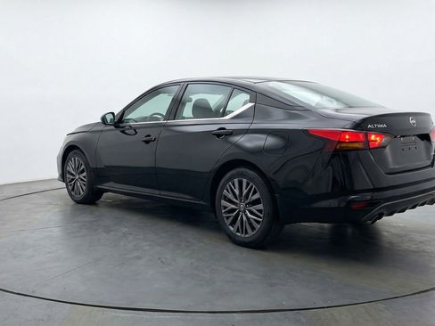 Used 2025 Nissan Altima 2.5 SV image 6