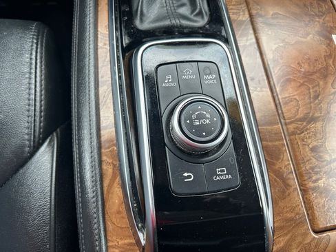 Used 2023 Nissan Armada SL w/ Captain's Chairs Package RWD image 17