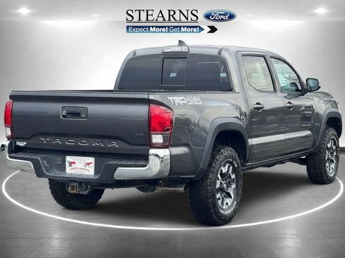 Used 2019 Toyota Tacoma TRD Off-Road AWD/4WD image 17
