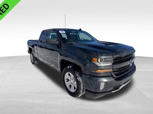 Used 2019 Chevrolet Silverado 1500 LT w/ All Star Edition image 3