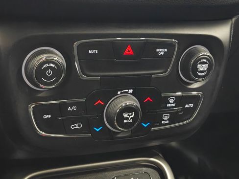 Used 2019 Jeep Compass Latitude w/ Popular Equipment Group image 8