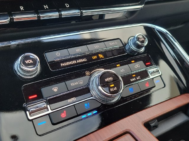 Used 2024 Lincoln Navigator L Reserve AWD/4WD image 18
