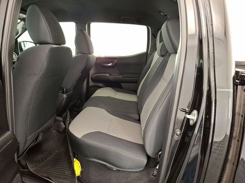 Certified 2021 Toyota Tacoma TRD Off-Road image 19