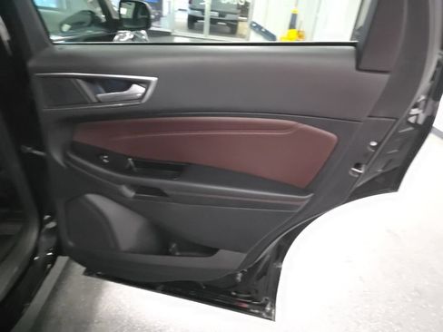 Used 2020 Ford Edge Titanium w/ Equipment Group 301A AWD/4WD image 27