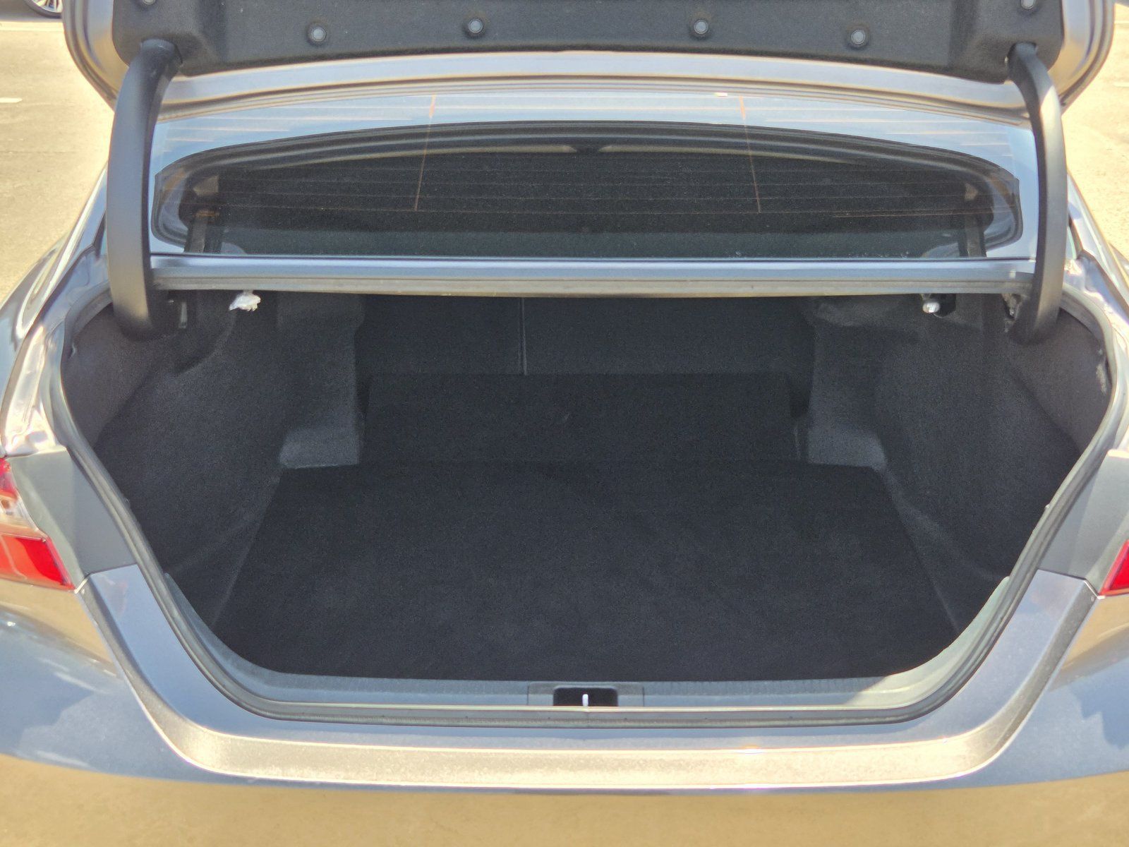 Used 2024 Toyota Camry SE FWD image 18