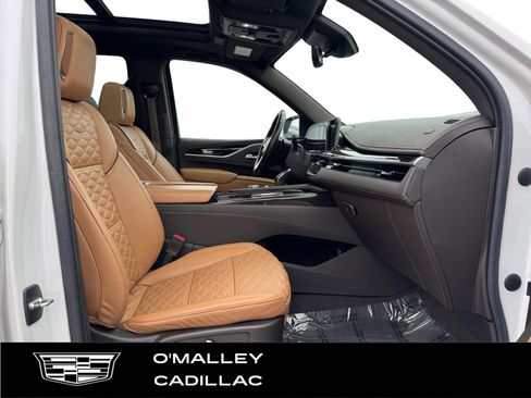 Used 2021 Cadillac Escalade Premium Luxury w/ LPO, Radiant Package image 14