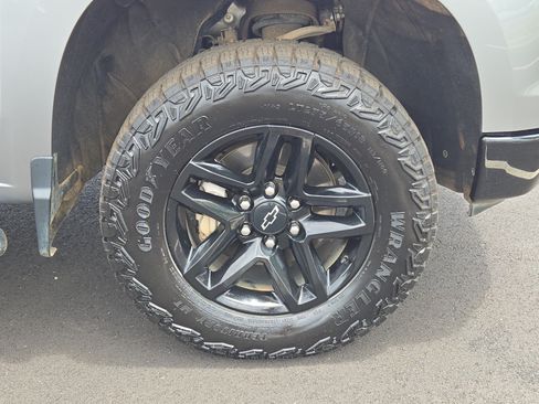 Used 2023 Chevrolet Silverado 1500 LT Trail Boss AWD/4WD image 7