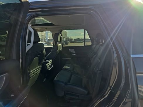 Used 2025 Ford Expedition Active image 14