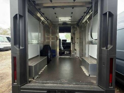 Used 2024 Chevrolet Brightdrop 400 w/ Commercial Equipment Package AWD/4WD image 4