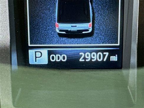 Used 2023 Toyota Tacoma TRD Sport image 33