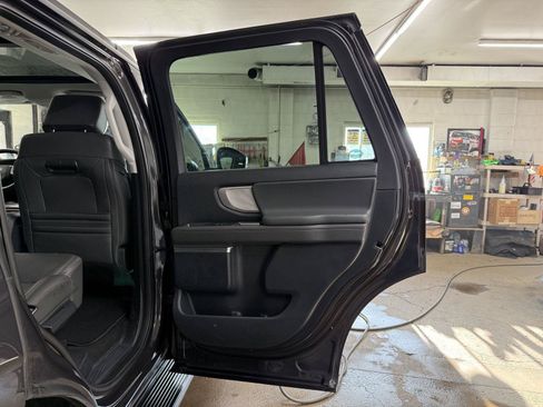 Used 2025 Ford Expedition Active AWD/4WD image 25