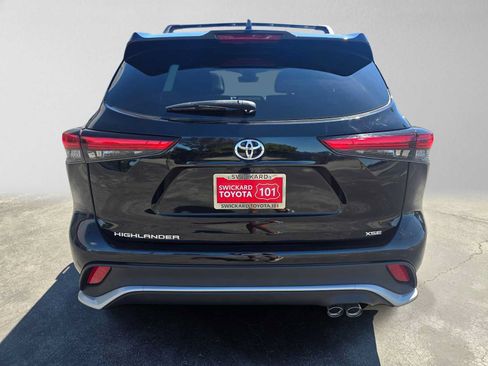 Used 2023 Toyota Highlander XSE FWD image 4
