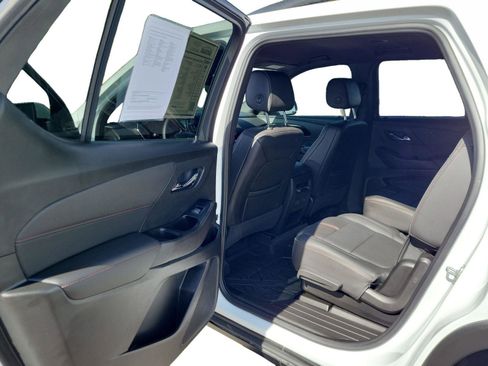 Used 2023 Chevrolet Traverse RS image 19
