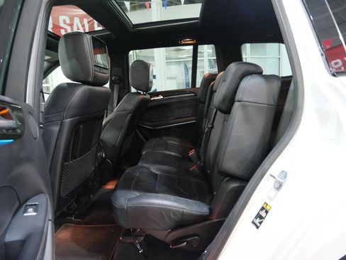 Used 2019 Mercedes-Benz GLS 550 4MATIC w/ Driver Assistance Package image 23