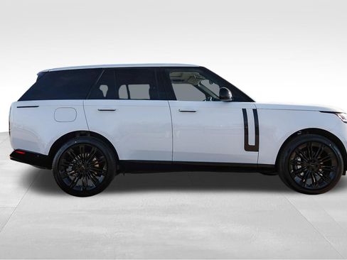 New 2026 Land Rover Range Rover SE image 4