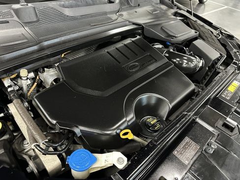 Used 2018 Land Rover Discovery Sport HSE image 34