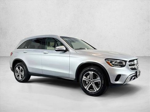 Used 2022 Mercedes-Benz GLC 300 image 3