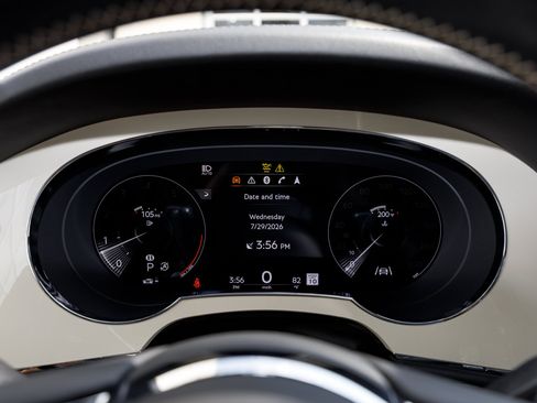 Certified 2023 Bentley Bentayga Extended Wheelbase AWD/4WD image 21