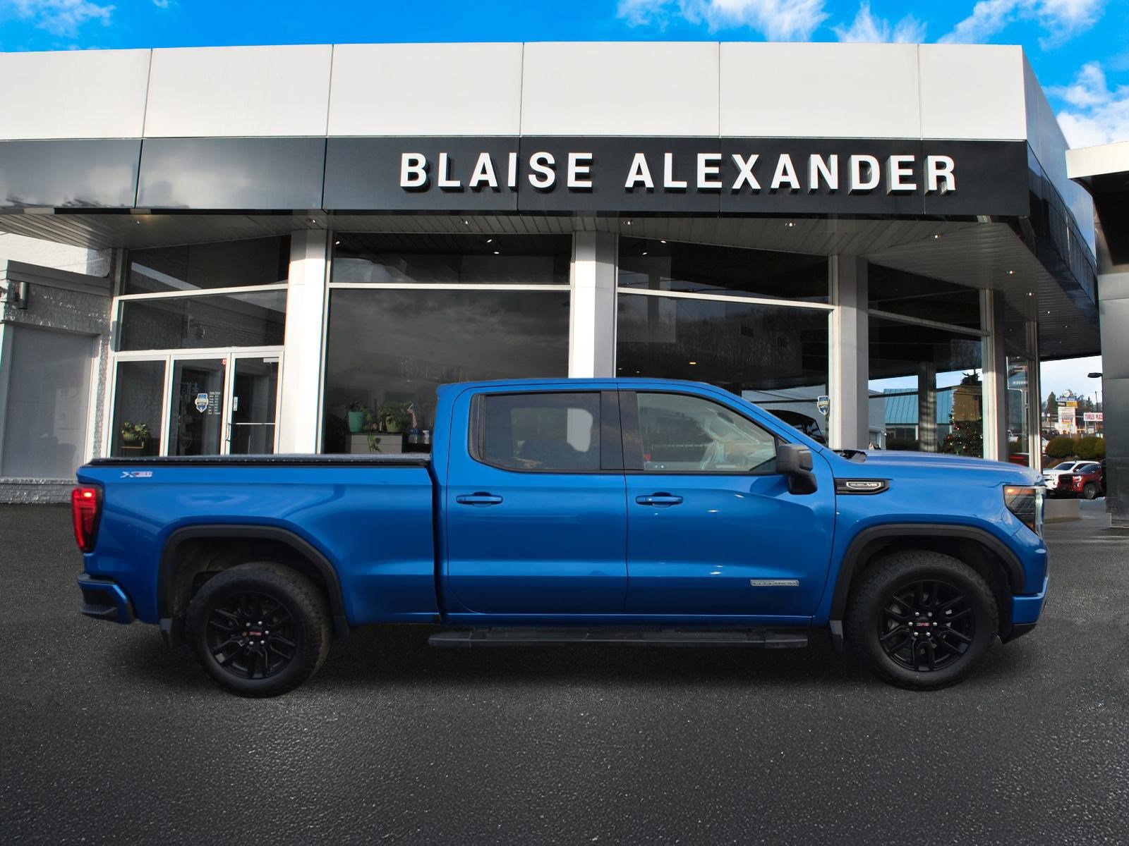 Used 2023 GMC Sierra 1500 Elevation w/ Preferred Package AWD/4WD image 2
