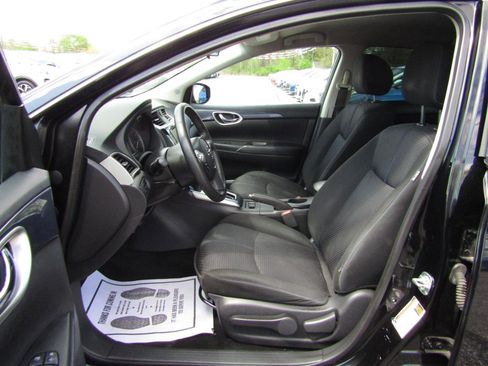 Used 2019 Nissan Sentra SR FWD image 16