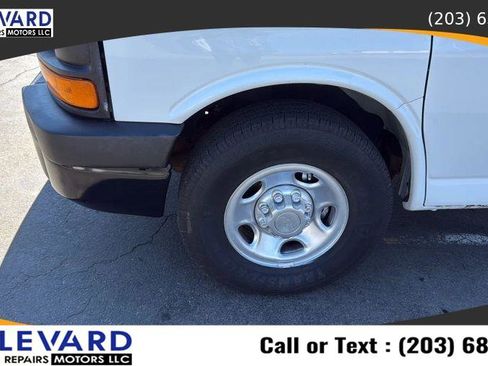 Used 2015 Chevrolet Express 2500 Extended RWD image 9