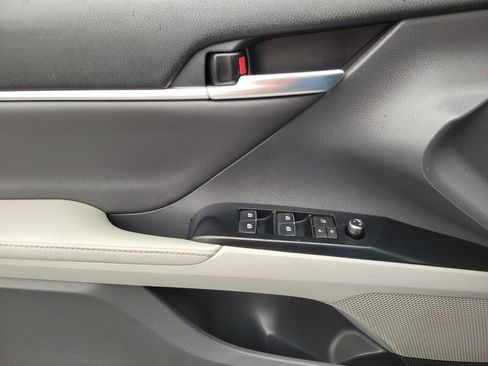 Used 2019 Toyota Camry XSE image 26