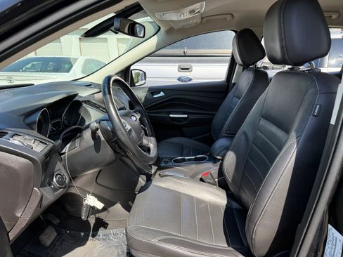 Used 2014 Ford Escape Titanium w/ Equipment Group 401A AWD/4WD image 2