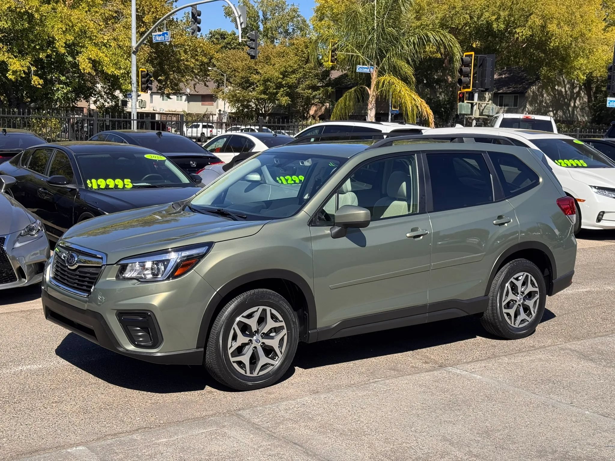 Used 2019 Subaru Forester Premium AWD/4WD image 2