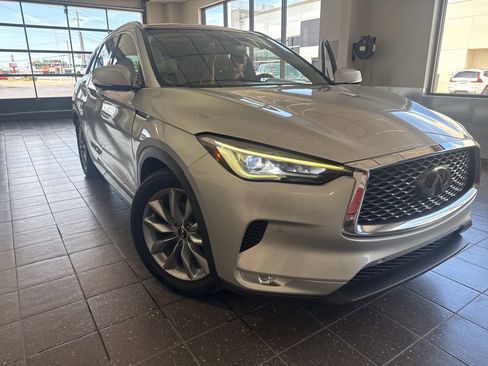 Used 2019 INFINITI QX50 Essential w/ Proactive Package AWD/4WD image 2