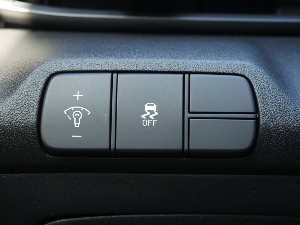 New 2026 Hyundai Elantra Sport FWD image 32