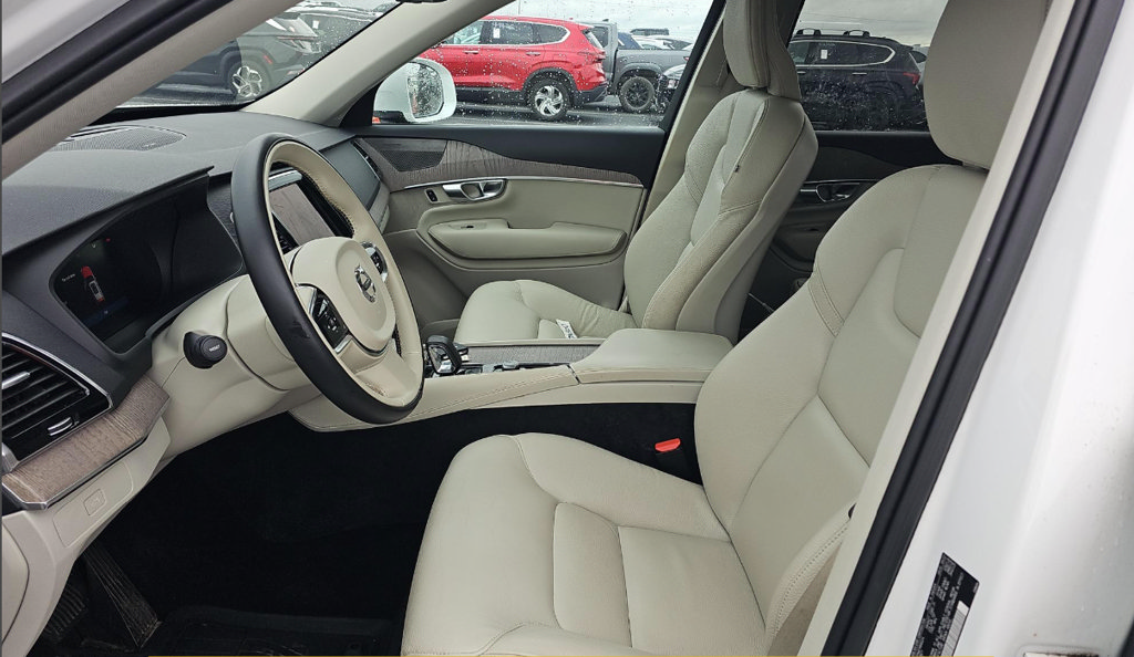 Used 2023 Volvo XC90 B6 Plus w/ Protection Package Premier AWD/4WD image 12