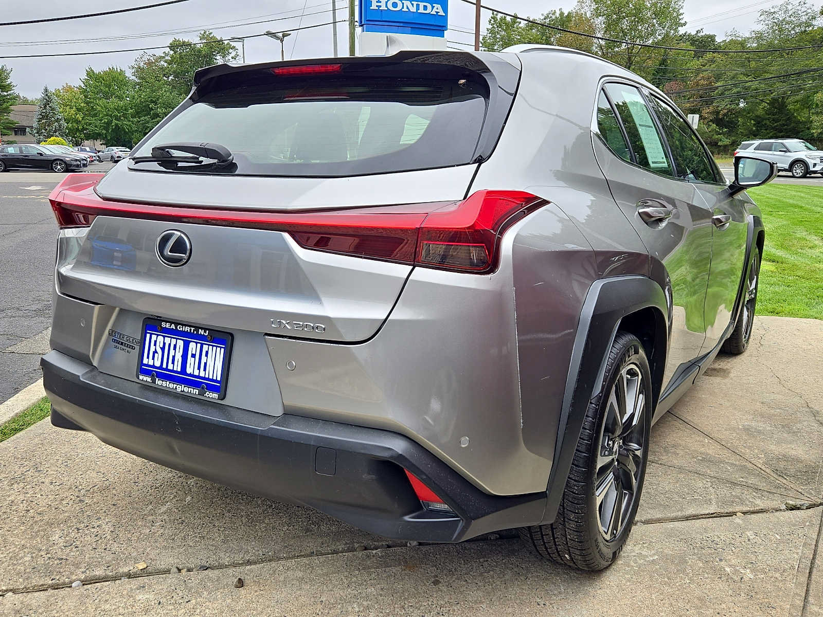 Used 2019 Lexus UX 200 FWD image 6