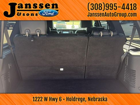 Used 2017 Ford Expedition XLT w/ Equipment Group 202A AWD/4WD image 9