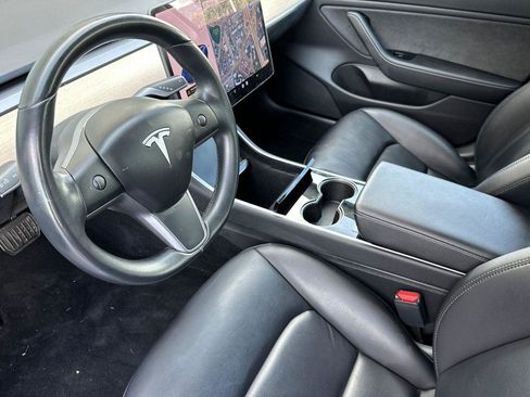 Used 2018 Tesla Model 3 Mid Range image 10
