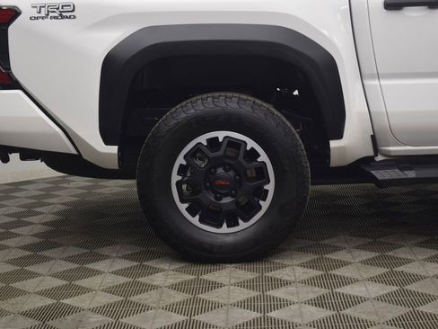 Used 2024 Toyota Tacoma TRD Off-Road image 29