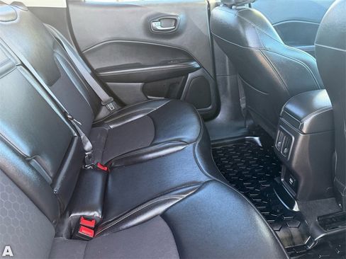 Used 2020 Jeep Compass Latitude image 27