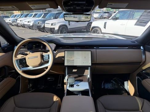 New 2026 Land Rover Range Rover Long Wheelbase SE AWD/4WD image 13