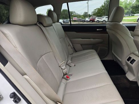 Used 2014 Subaru Outback 2.5i Limited AWD/4WD image 14