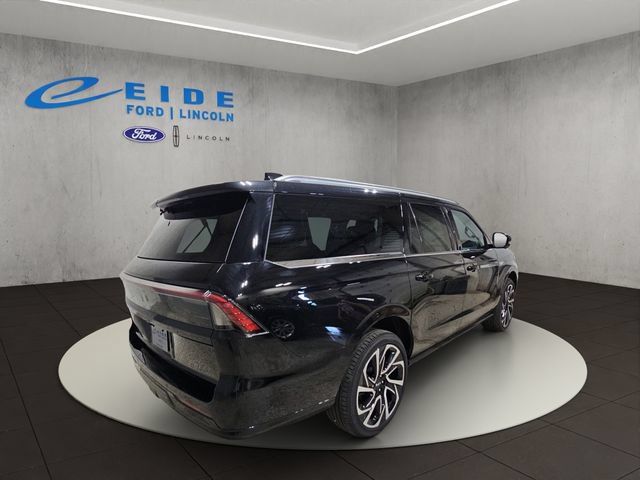 New 2026 Lincoln Navigator L Reserve AWD/4WD image 5
