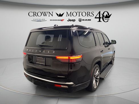 Used 2024 Jeep Wagoneer Series III w/ Premium Group I AWD/4WD image 6