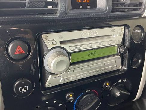 Used 2007 Toyota FJ Cruiser 4WD image 8