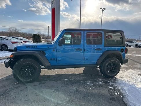 Used 2023 Jeep Wrangler Willys image 3