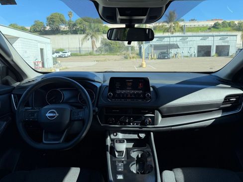 Used 2025 Nissan Rogue SV FWD image 35