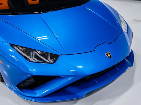 Used 2021 Lamborghini Huracan EVO RWD image 25
