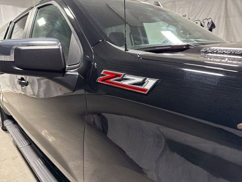 Used 2023 Chevrolet Silverado 1500 LT w/ Z71 Off-Road Package image 9