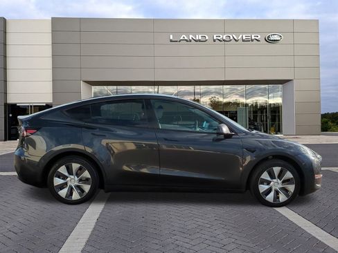 Used 2024 Tesla Model Y Long Range image 4