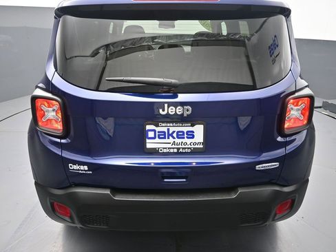 Used 2019 Jeep Renegade Latitude w/ Cold Weather Group FWD image 31