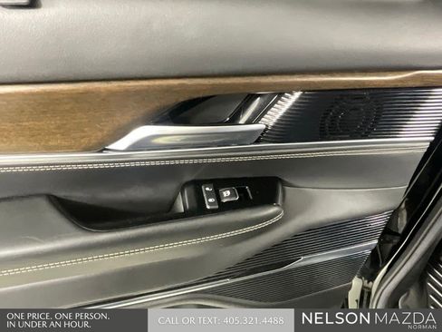 Used 2022 Jeep Grand Wagoneer Series II AWD/4WD image 19